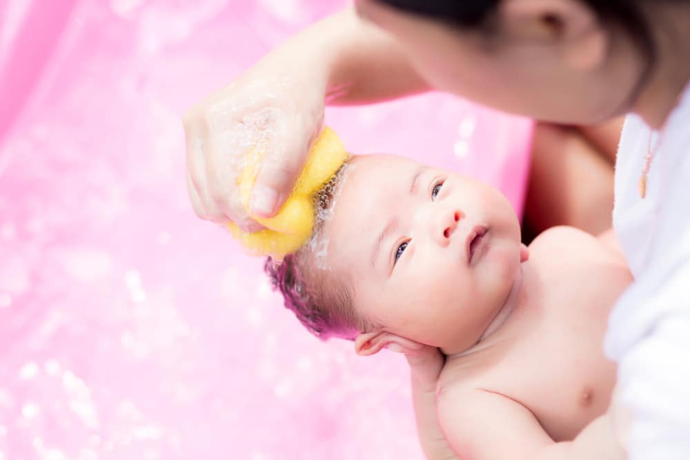 Tắm bé theo qui trình chuẩn